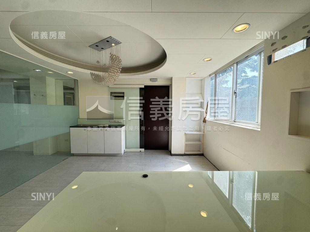 小資創業自住二樓公寓房屋室內格局與周邊環境
