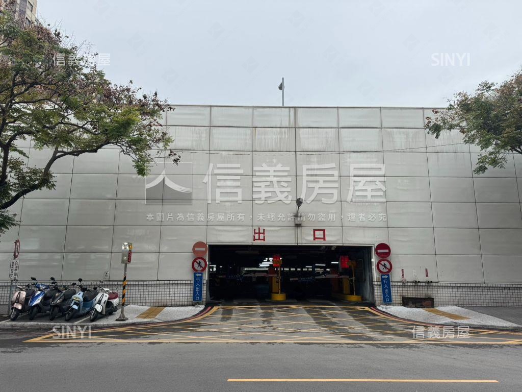 小資創業自住二樓公寓房屋室內格局與周邊環境