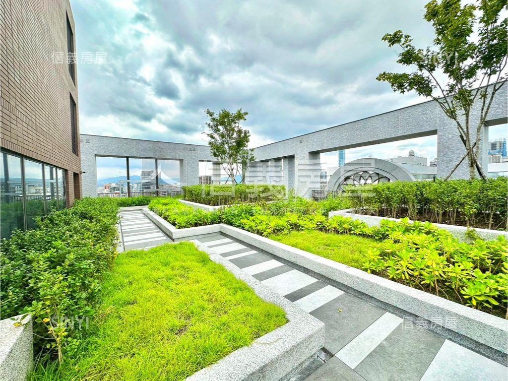 全新落成小巨蛋精品宅房屋室內格局與周邊環境