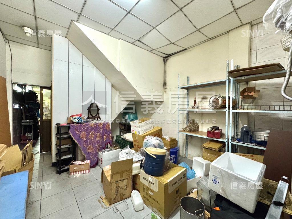 近逢甲透天金店面房屋室內格局與周邊環境