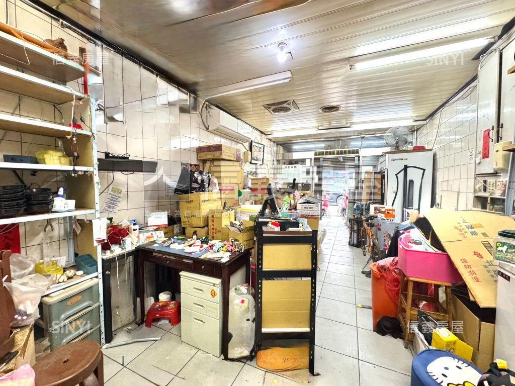 近逢甲透天金店面房屋室內格局與周邊環境