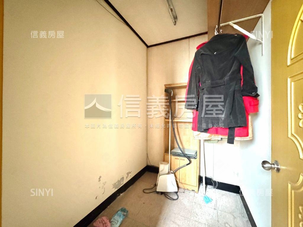 近逢甲透天金店面房屋室內格局與周邊環境