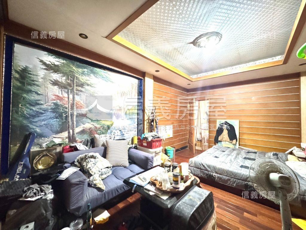 近逢甲透天金店面房屋室內格局與周邊環境