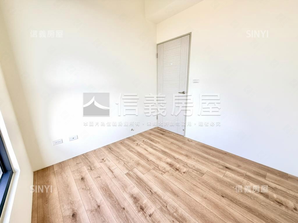 高鐵特區次頂兩房雙平車房屋室內格局與周邊環境