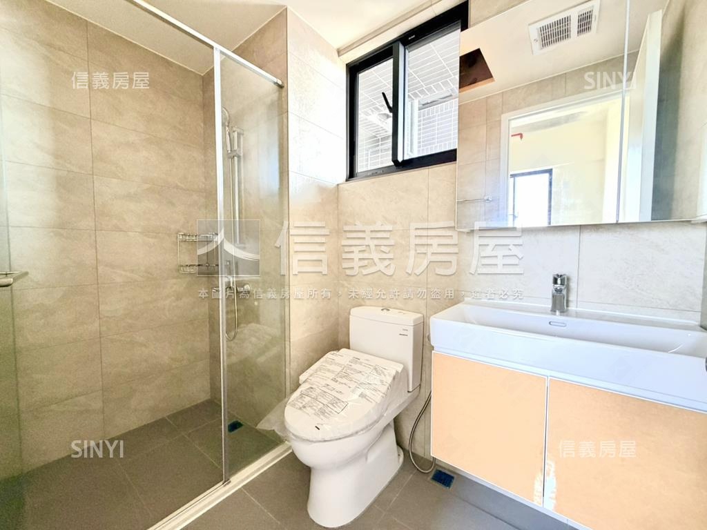 高鐵特區次頂兩房雙平車房屋室內格局與周邊環境