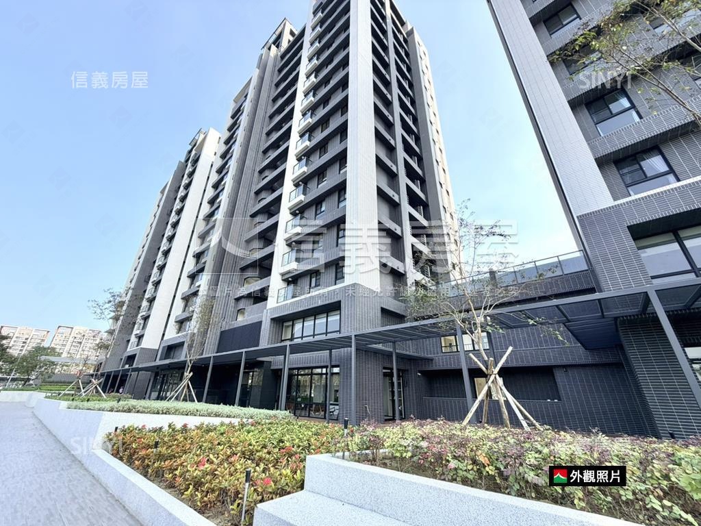 高鐵特區次頂兩房雙平車房屋室內格局與周邊環境