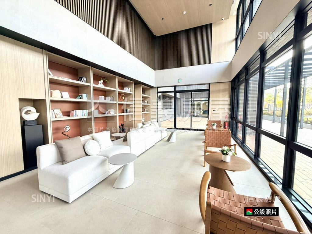 高鐵特區次頂兩房雙平車房屋室內格局與周邊環境