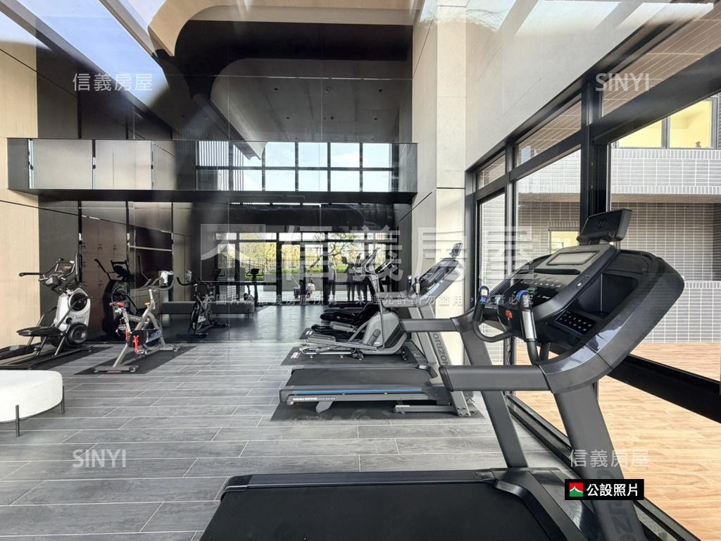 高鐵特區次頂兩房雙平車房屋室內格局與周邊環境