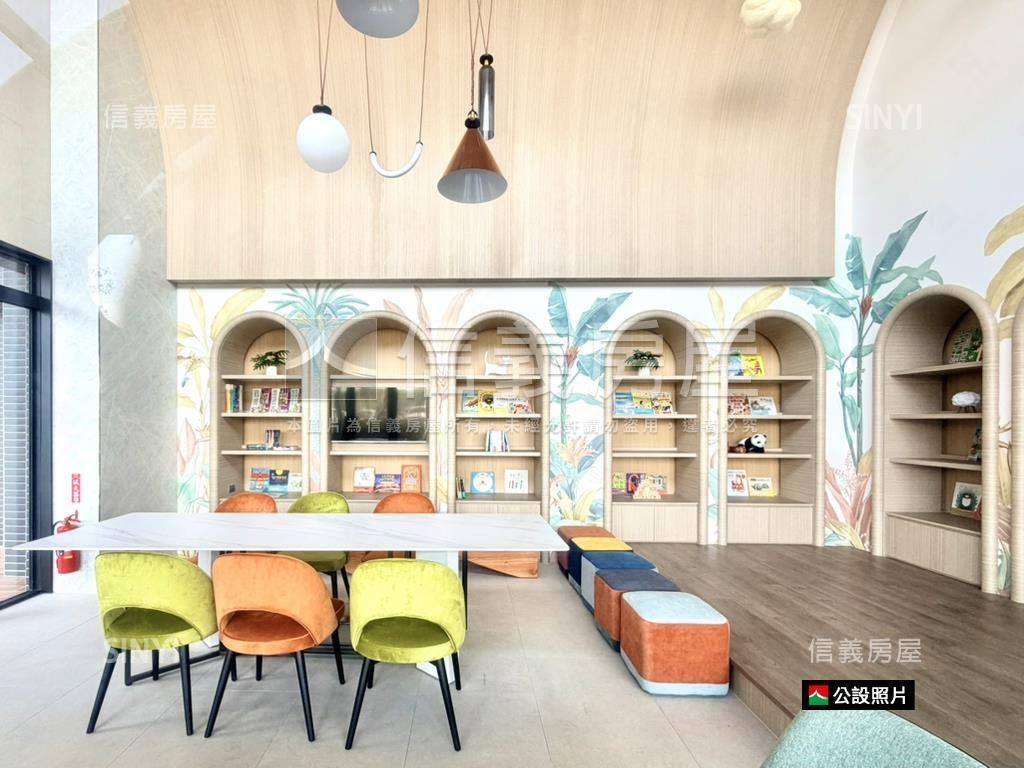 高鐵特區次頂兩房雙平車房屋室內格局與周邊環境