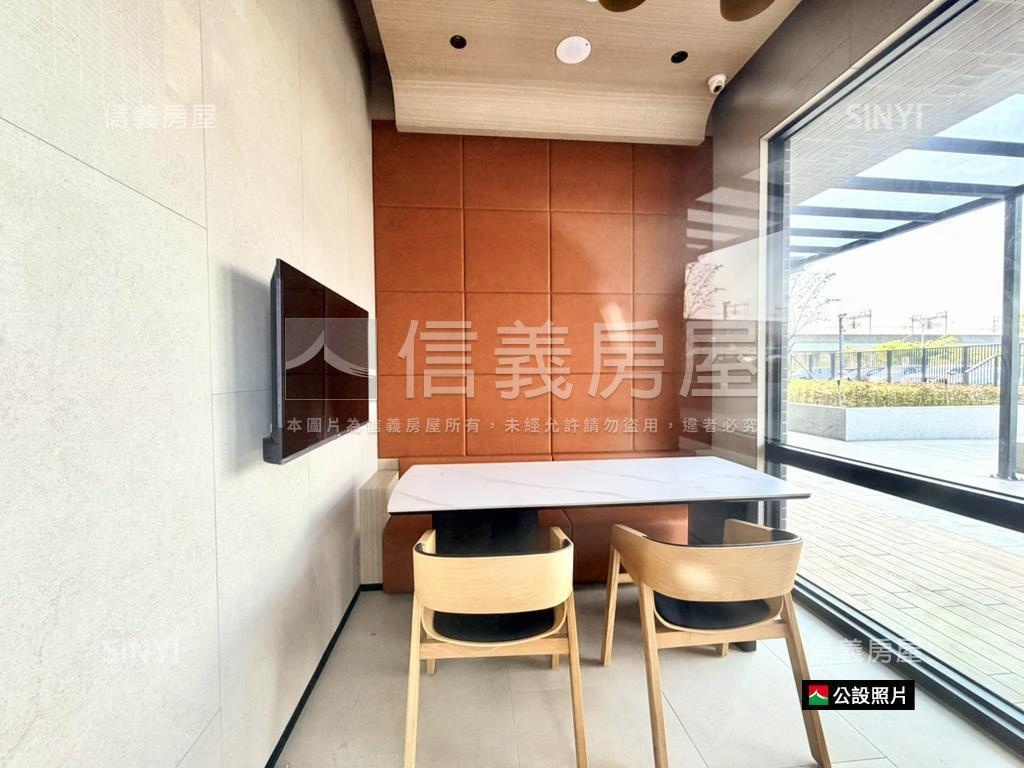 高鐵特區次頂兩房雙平車房屋室內格局與周邊環境