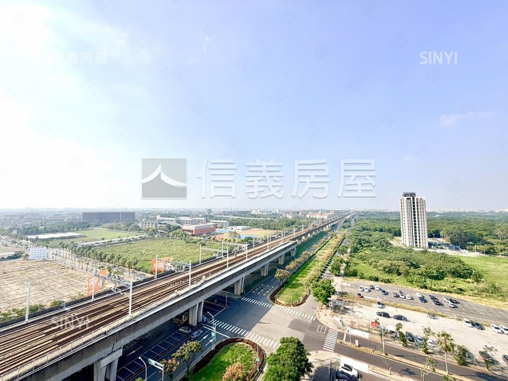 高鐵特區次頂兩房雙平車房屋室內格局與周邊環境