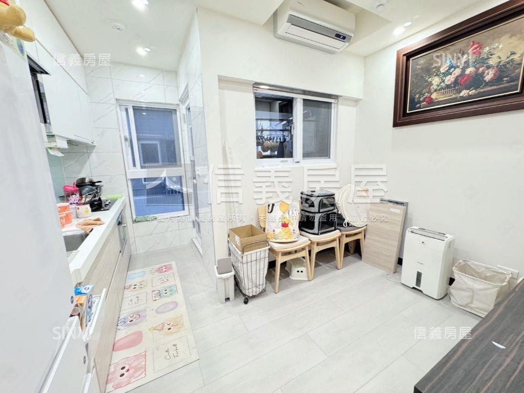新板巨星高樓２＋１房車位房屋室內格局與周邊環境