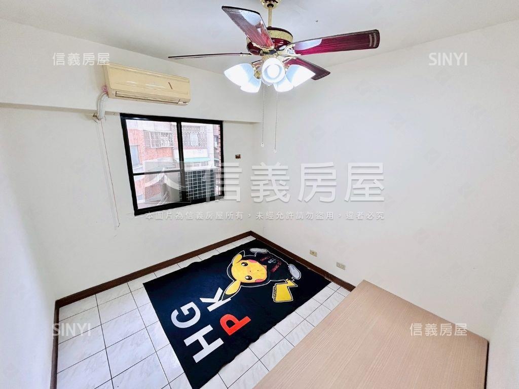 近Ｇ７捷運站２房平車房屋室內格局與周邊環境
