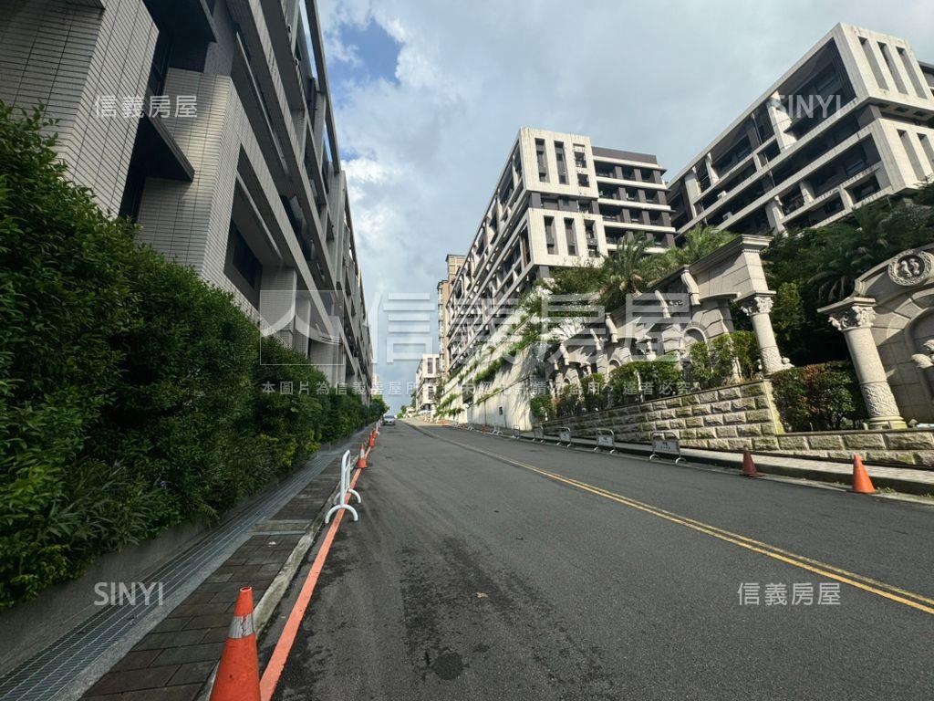 中研Ａ＋方正２房房屋室內格局與周邊環境