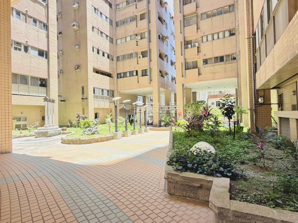 【在水一方】高樓電梯三房房屋室內格局與周邊環境