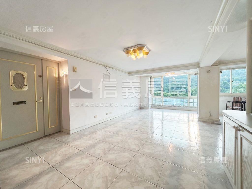 遠眺山景大空間房屋室內格局與周邊環境