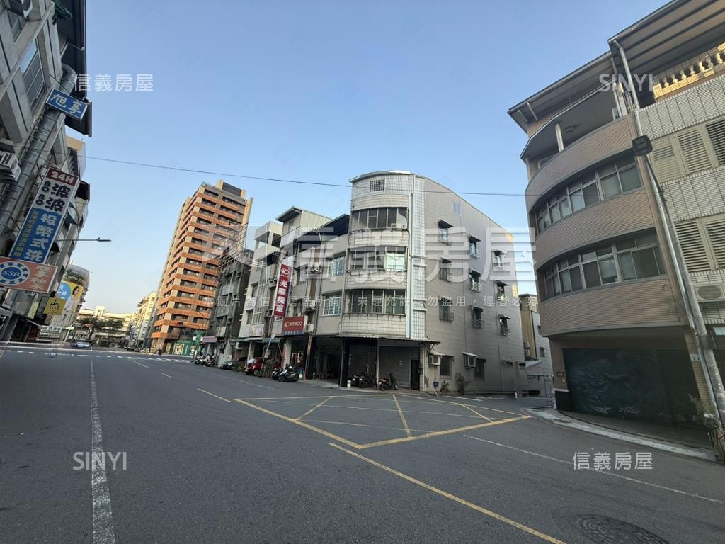 正路角窗透天店面房屋室內格局與周邊環境
