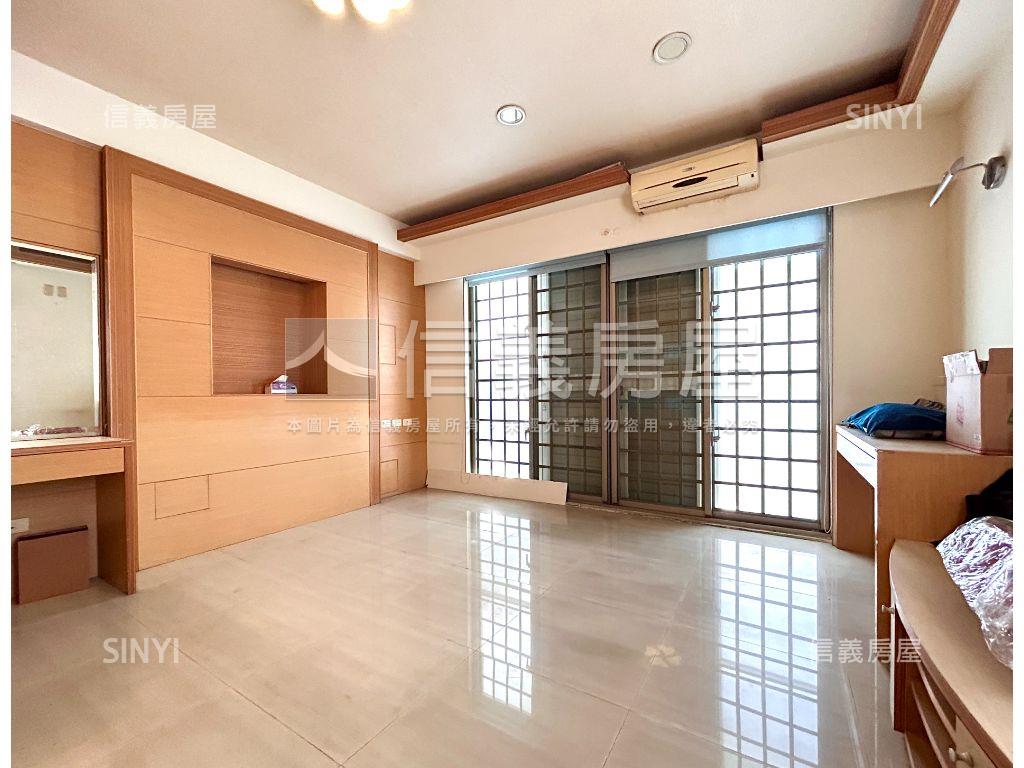 正路角窗透天店面房屋室內格局與周邊環境