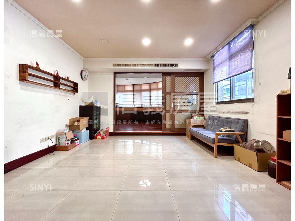 正路角窗透天店面房屋室內格局與周邊環境