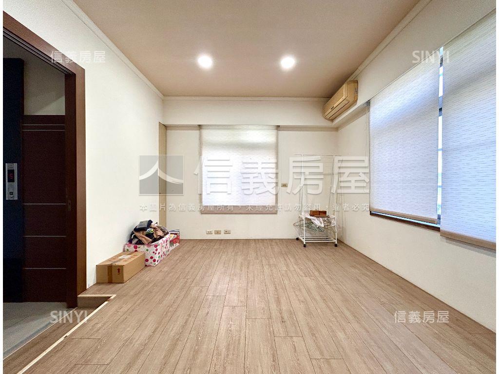 正路角窗透天店面房屋室內格局與周邊環境