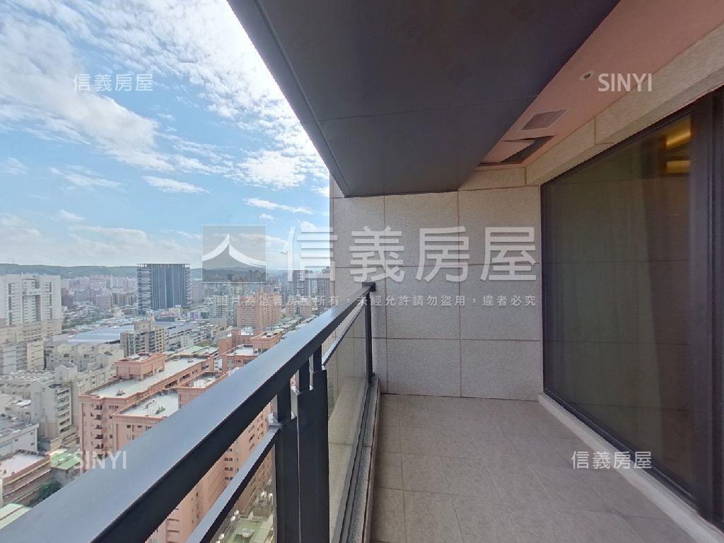 藝文瑰麗藍天綠意視野名宅房屋室內格局與周邊環境