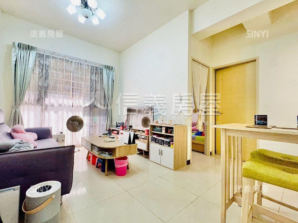 專任世界花園邊間兩房房屋室內格局與周邊環境