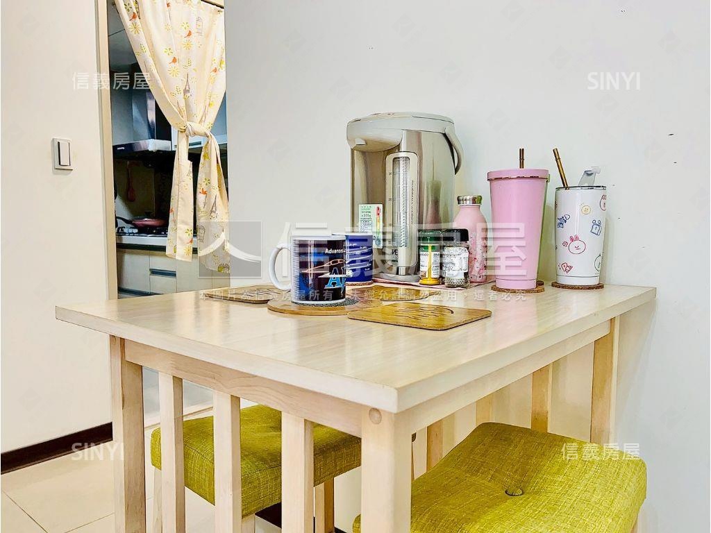 專任世界花園邊間兩房房屋室內格局與周邊環境