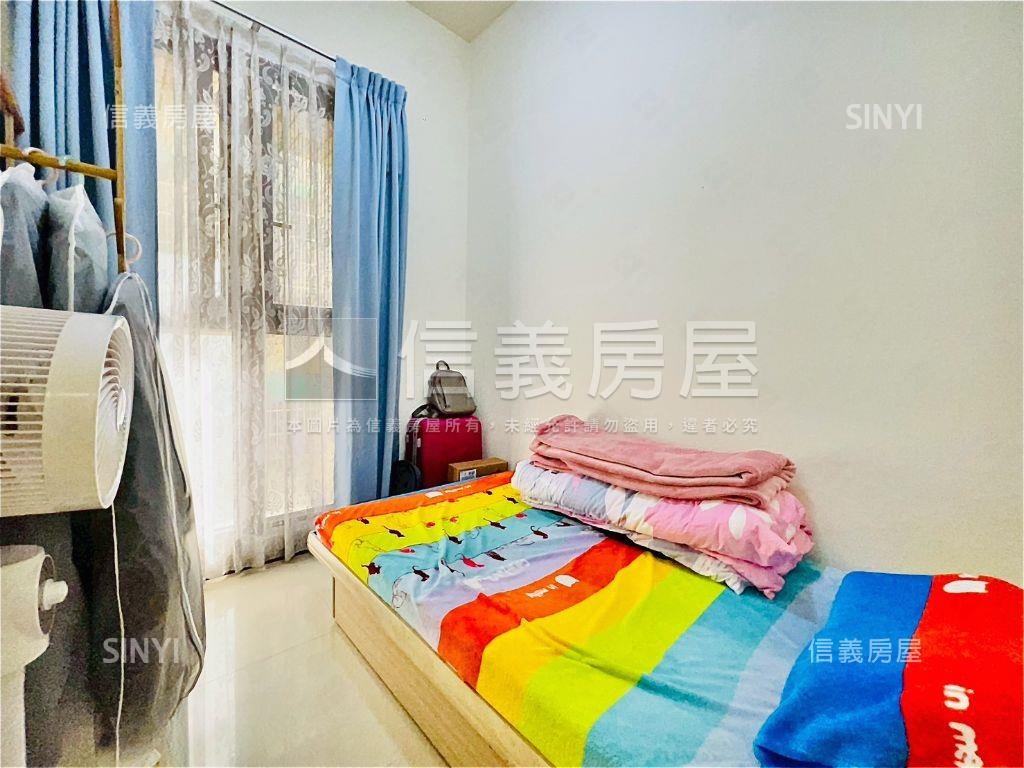 專任世界花園邊間兩房房屋室內格局與周邊環境