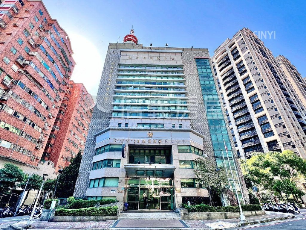 專任世界花園邊間兩房房屋室內格局與周邊環境