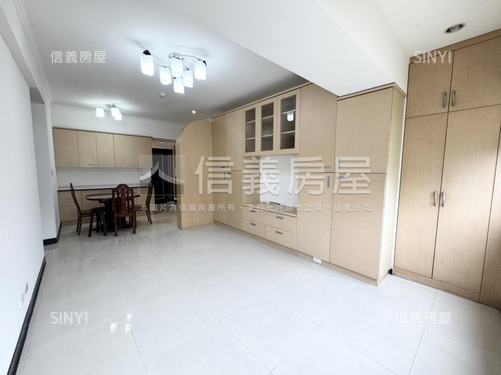 王者鄉三房＋車位房屋室內格局與周邊環境