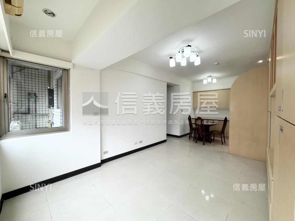 王者鄉三房＋車位房屋室內格局與周邊環境