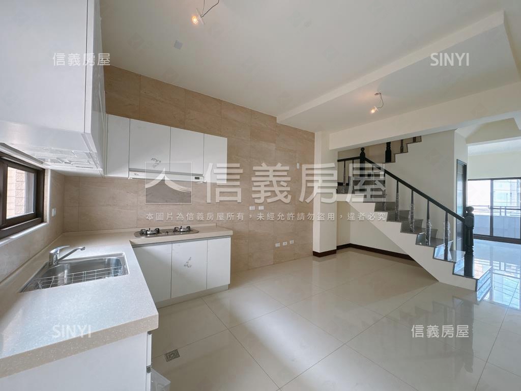 近市場商圈臨路黃金店住Ｃ房屋室內格局與周邊環境