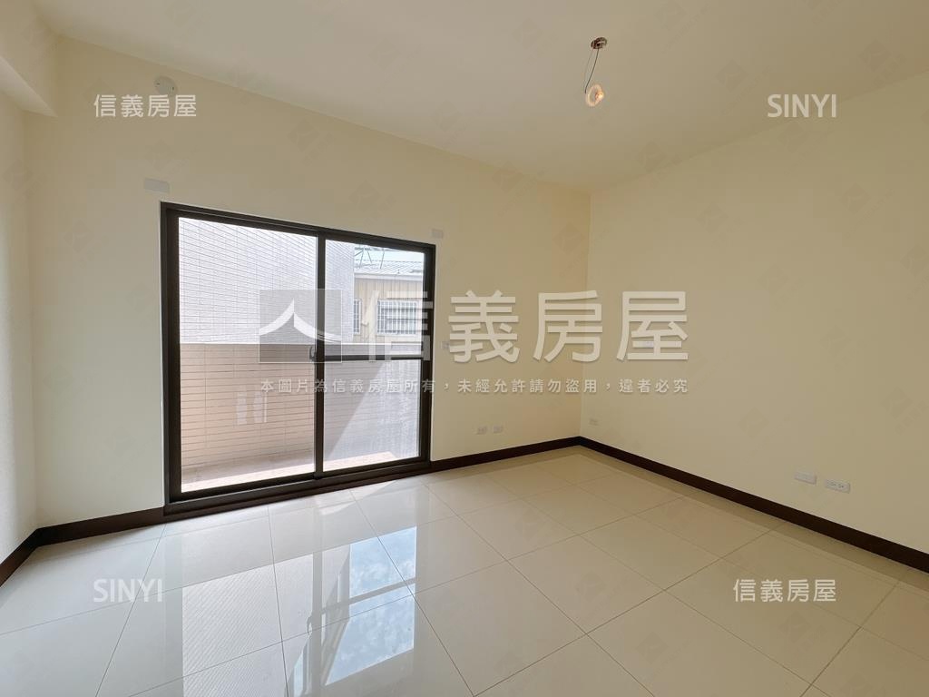 近市場商圈臨路黃金店住Ｃ房屋室內格局與周邊環境