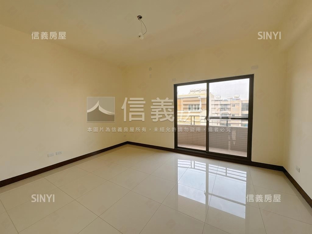 近市場商圈臨路黃金店住Ｃ房屋室內格局與周邊環境