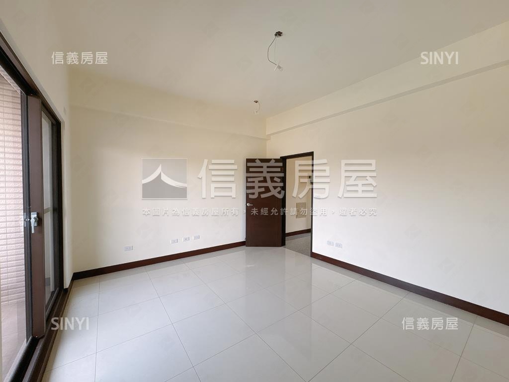 近市場商圈臨路黃金店住Ｃ房屋室內格局與周邊環境