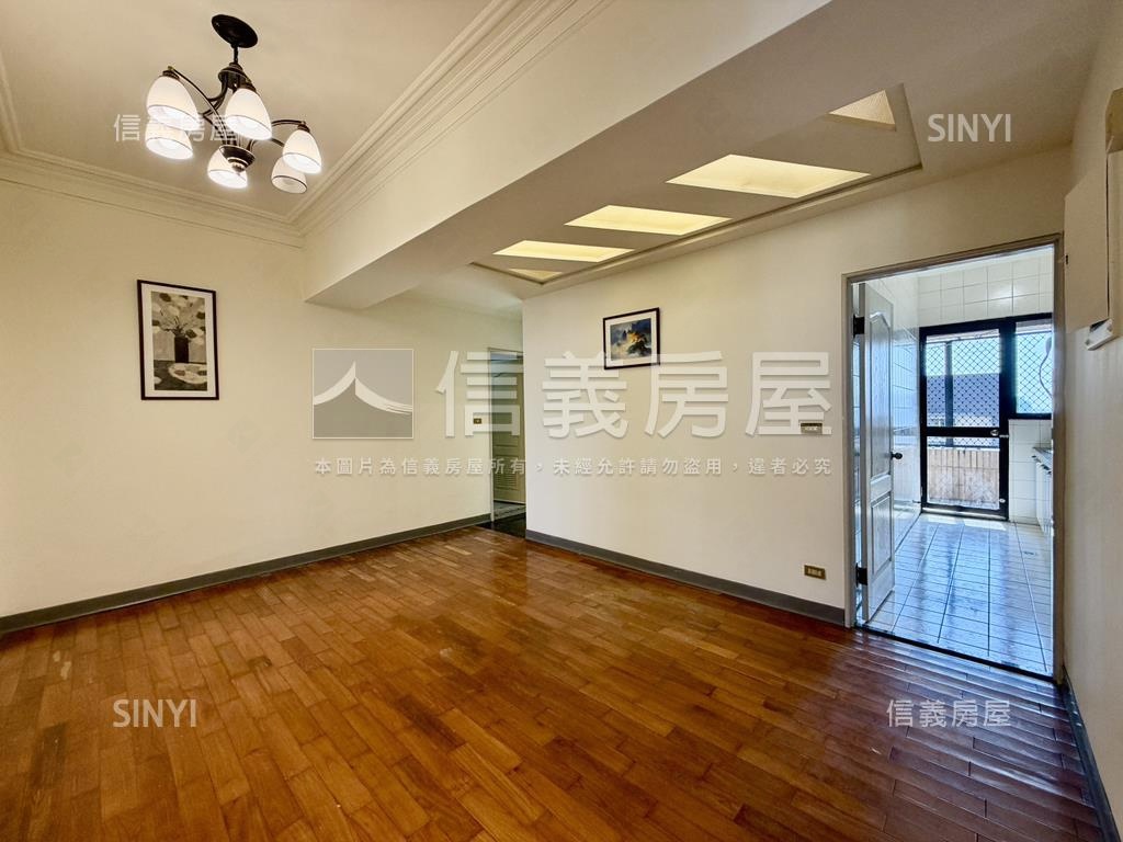 民生皇家景觀亮美四房平車房屋室內格局與周邊環境