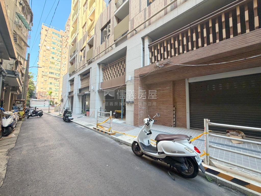 中河棧高樓一房一廳附車位房屋室內格局與周邊環境