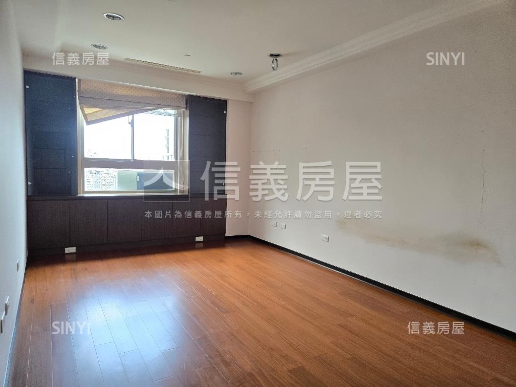 四號公園寶帝電梯三房房屋室內格局與周邊環境