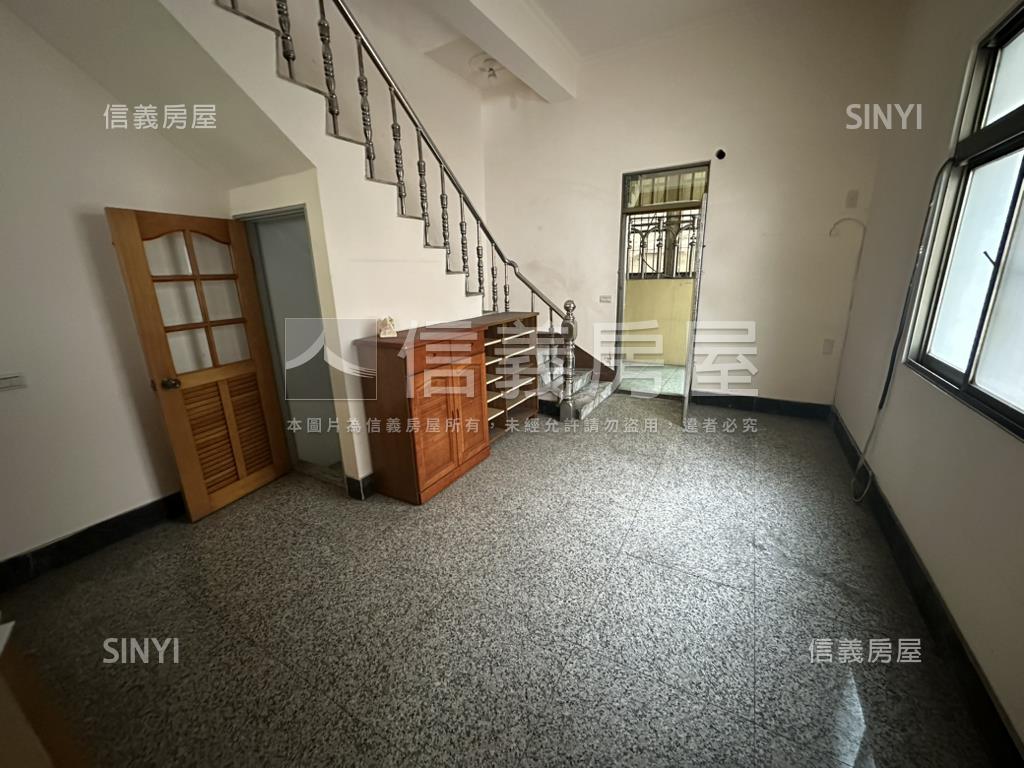 後驛邊間雙拼透天房屋室內格局與周邊環境