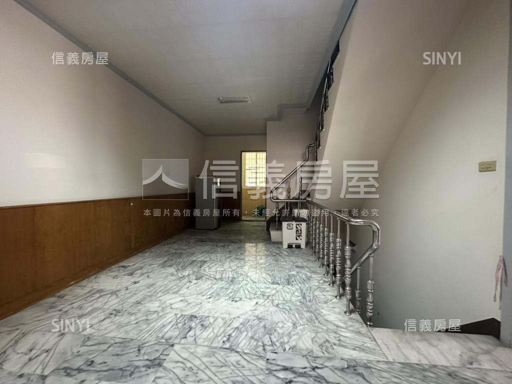 後驛邊間雙拼透天房屋室內格局與周邊環境