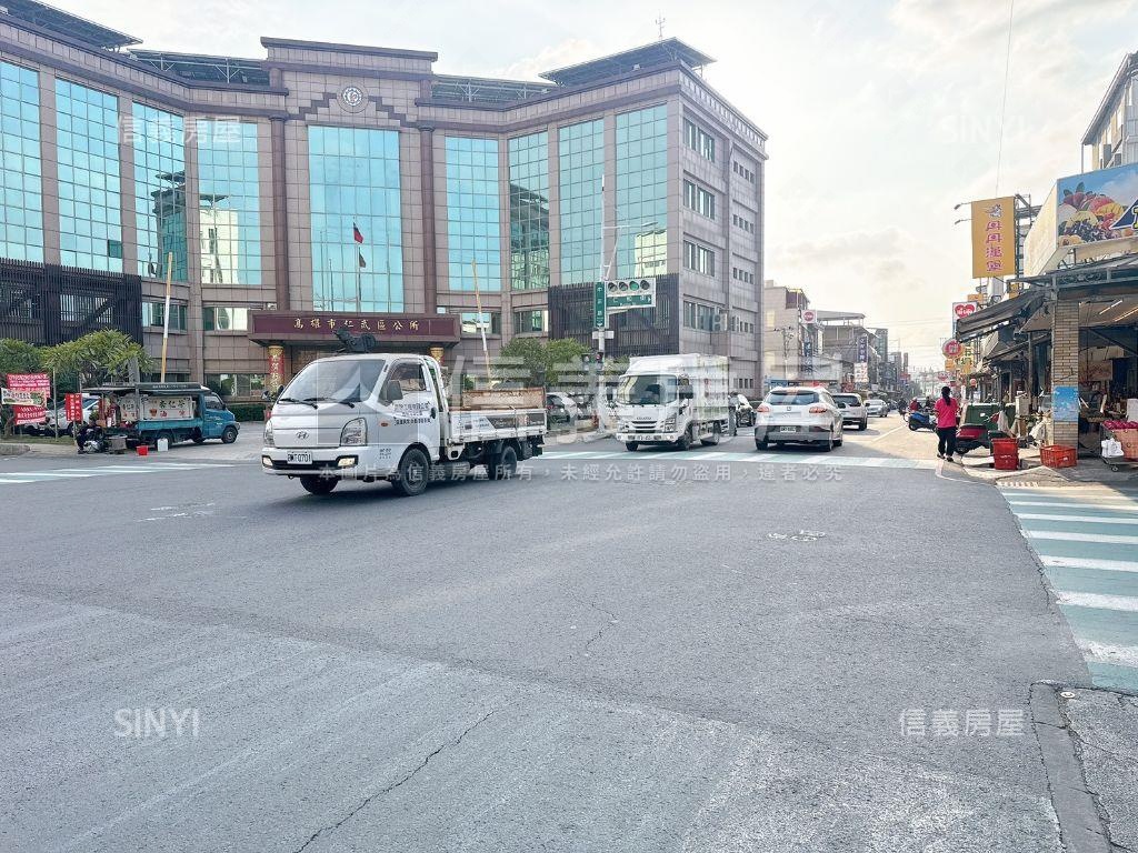 仁武之星大面寬別墅房屋室內格局與周邊環境