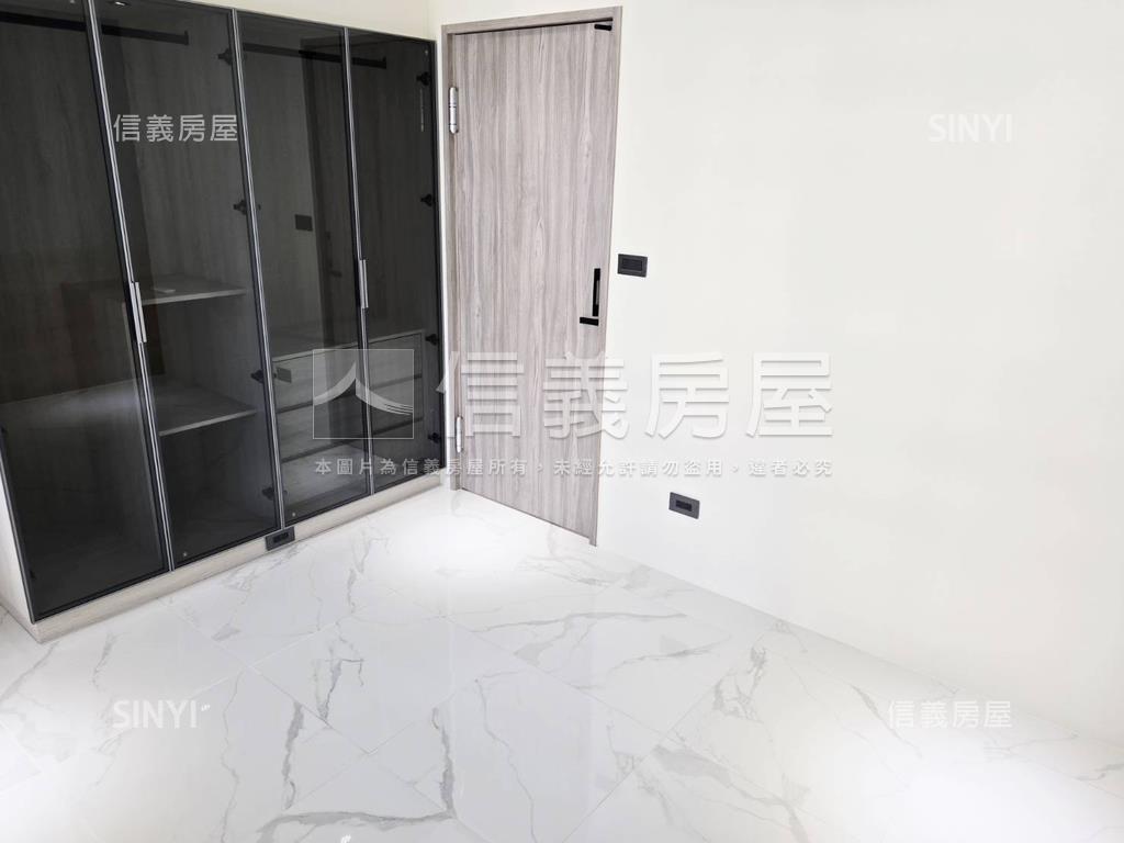 三民捷運精裝電梯２房房屋室內格局與周邊環境