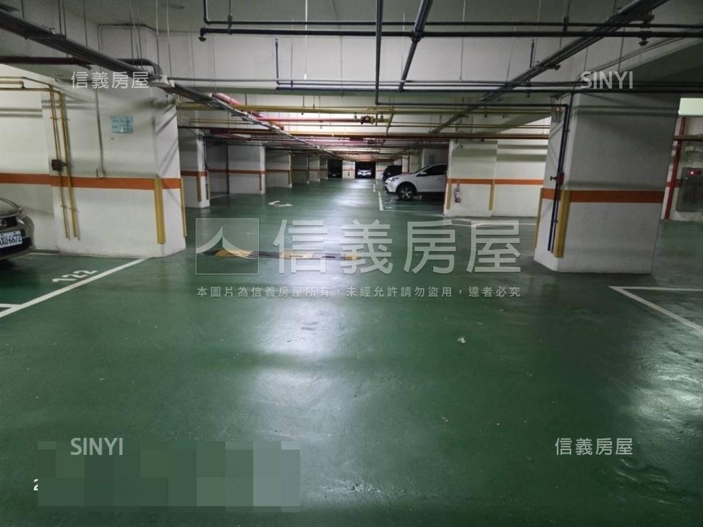 國際館ＥＡＴ有平面車位房屋室內格局與周邊環境