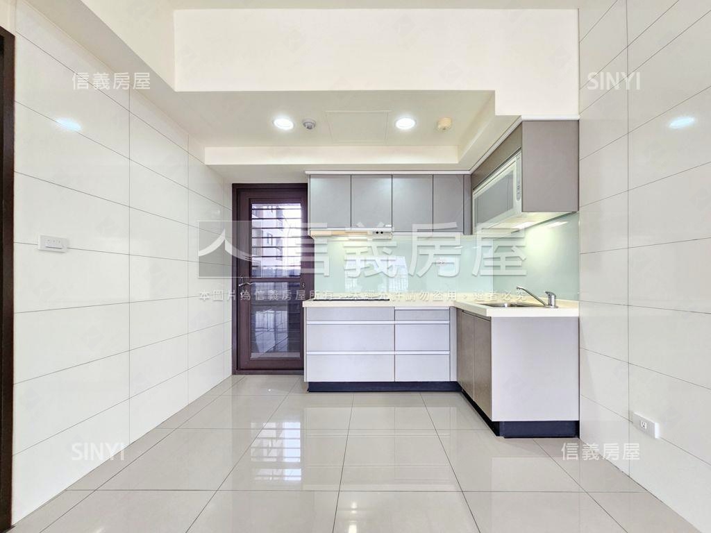 綠城市優質採光三房車位房屋室內格局與周邊環境