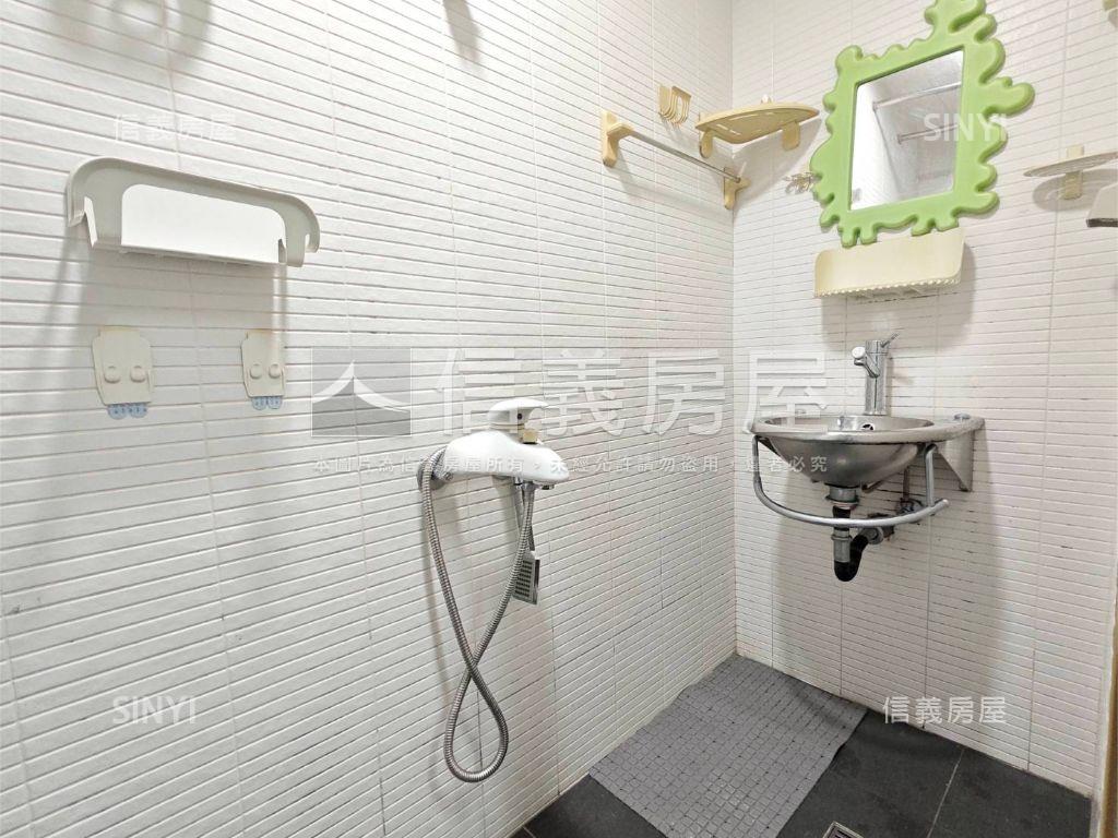 山林海河景捷運美套房房屋室內格局與周邊環境