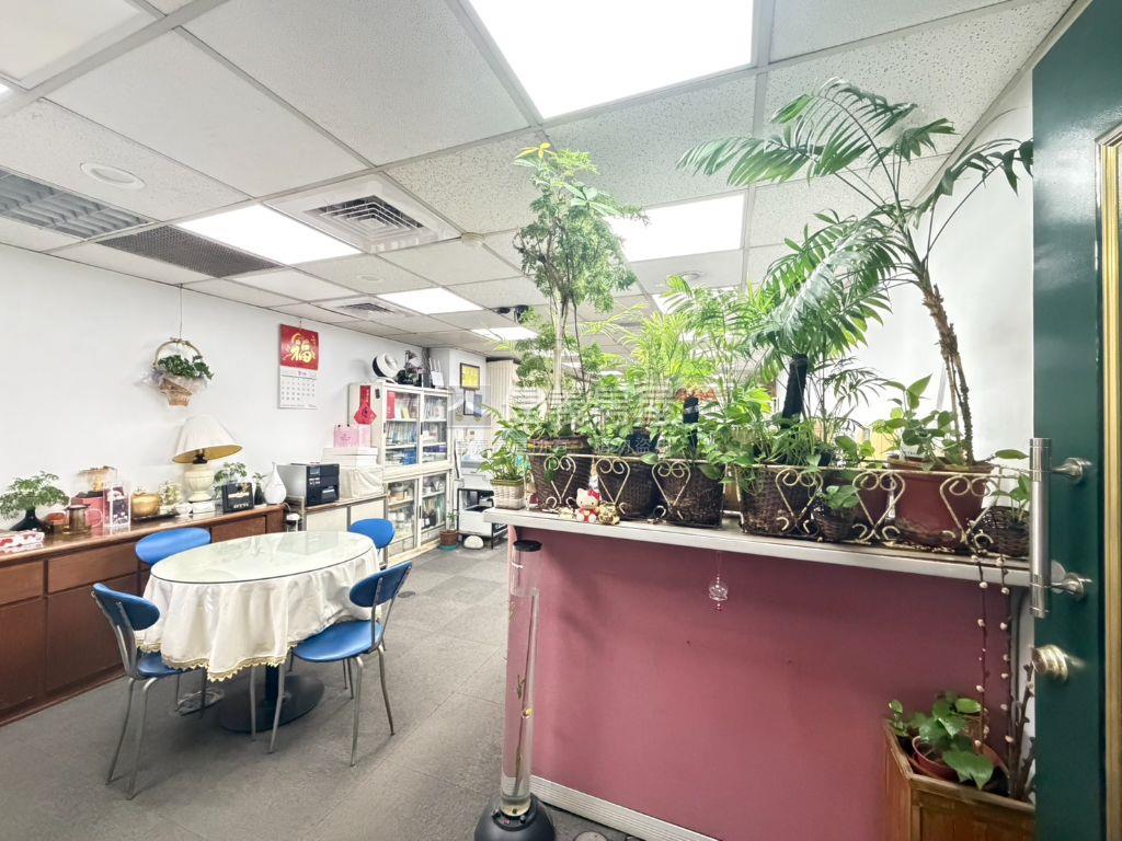 中和捷運✦黃金幹線辦公房屋室內格局與周邊環境