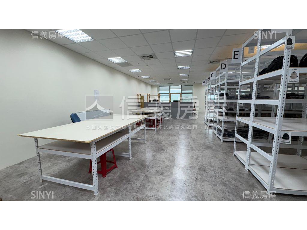 汐止Ｕ－ＴＯＷＮ三戶組合房屋室內格局與周邊環境