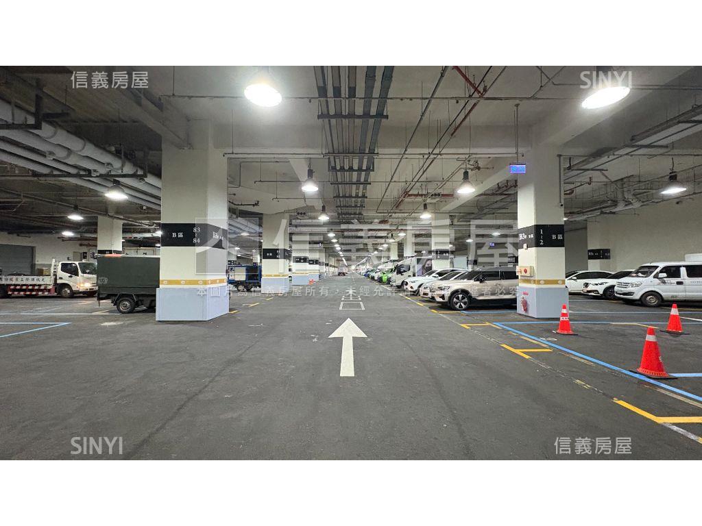 汐止Ｕ－ＴＯＷＮ三戶組合房屋室內格局與周邊環境