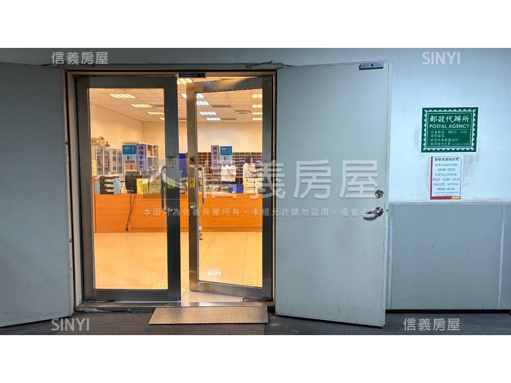 汐止Ｕ－ＴＯＷＮ三戶組合房屋室內格局與周邊環境