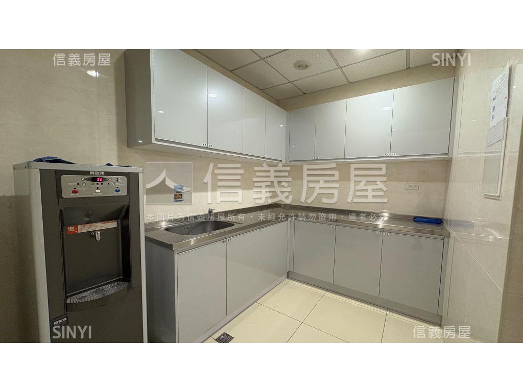 汐止Ｕ－ＴＯＷＮ三戶組合房屋室內格局與周邊環境